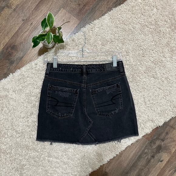 American Eagle Size 2 Black Distressed Button Fly Denim Mini Skirt - Picture 3 of 5